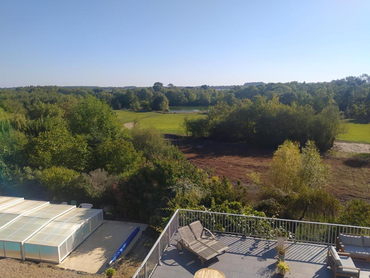 Gite La Pironniere - Piscine, Nature, Au Bord De La Riviere Montreuil-sur-Maine 外观 照片